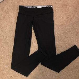 Black Lulu lemon leggings!